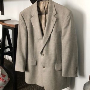 Hart Schaffner Marx
Taupe Checked Jacket